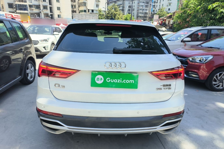 Audi Q3 2019 car image #4