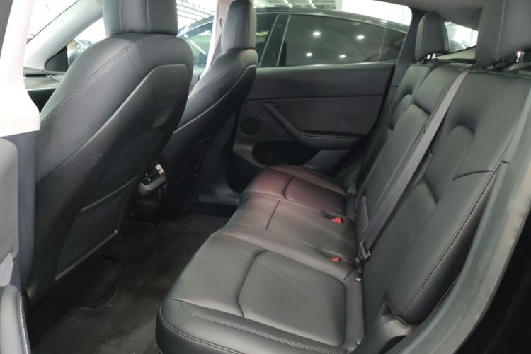Tesla Model Y 2022 car image #17