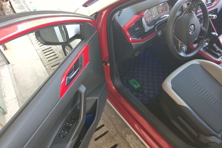 Volkswagen Polo 2020 car image #12
