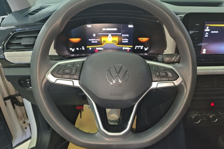 Volkswagen Tharu 2025 car image #11
