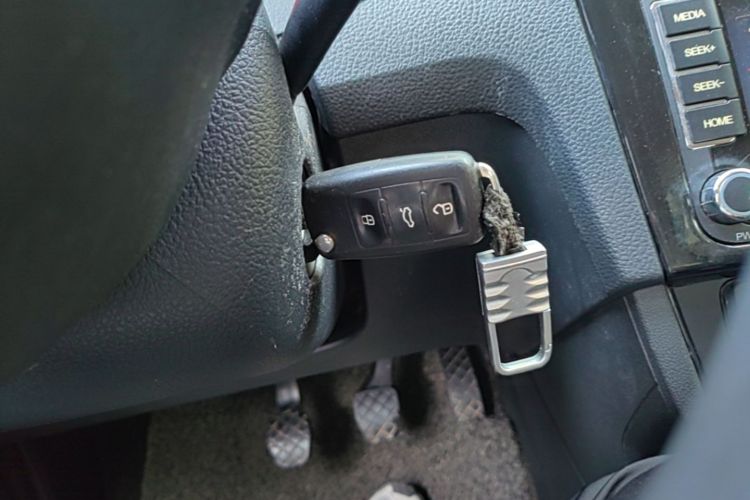 Volkswagen Santana 2017 car image #9