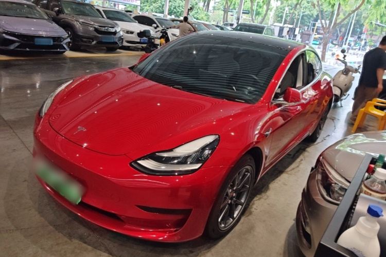 Tesla Model 3 2020 car image #2