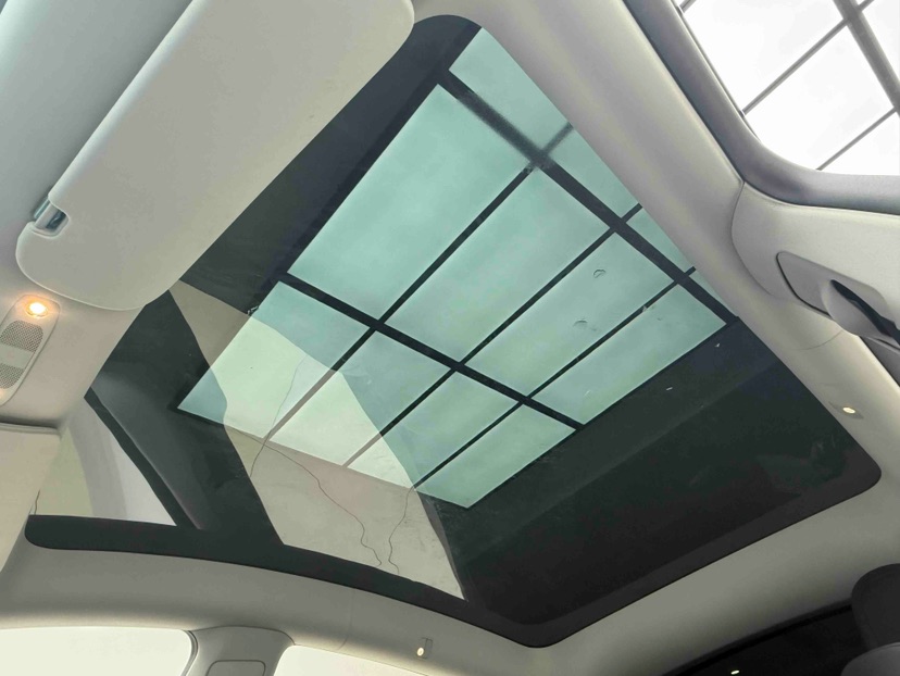 Tesla Model Y 2024 #6 Tesla Model Y 2024 car image #6