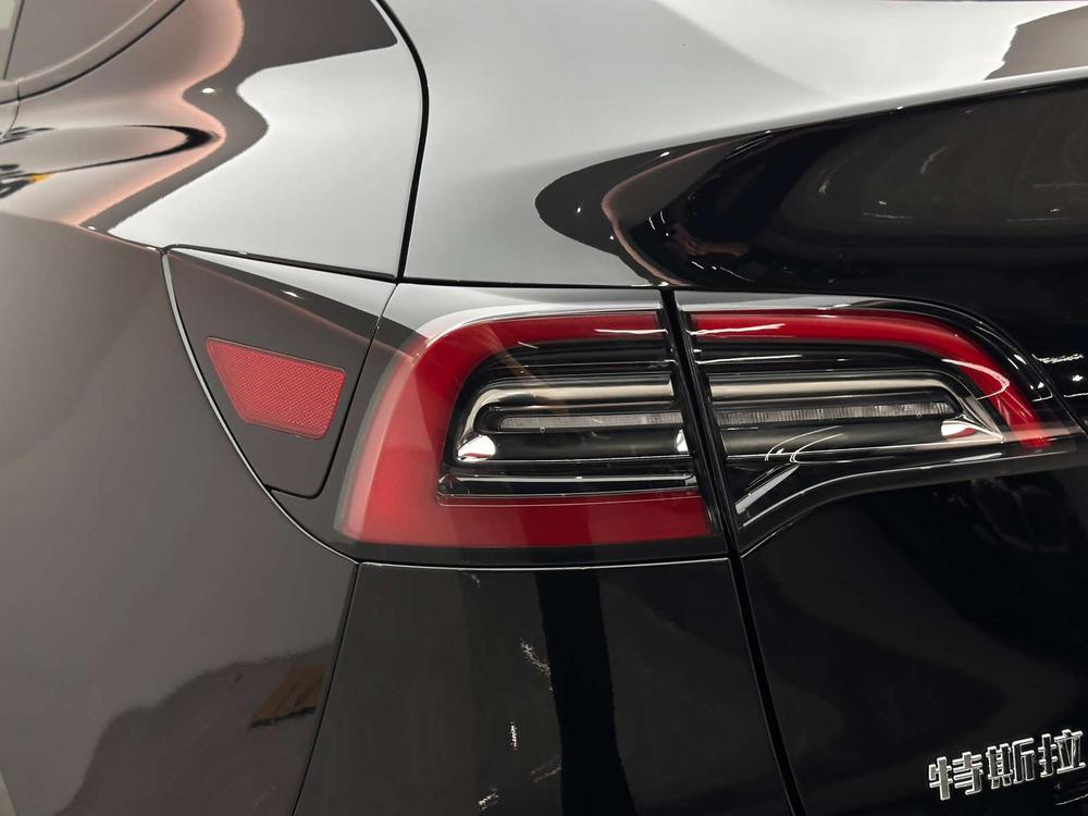 Tesla Model Y 2023 #9 Tesla Model Y 2023 car image #9