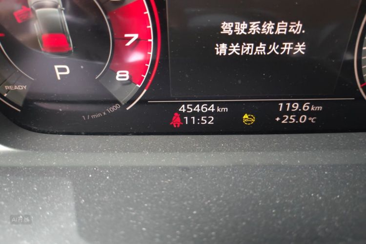 Audi Q3 2022 car image #9