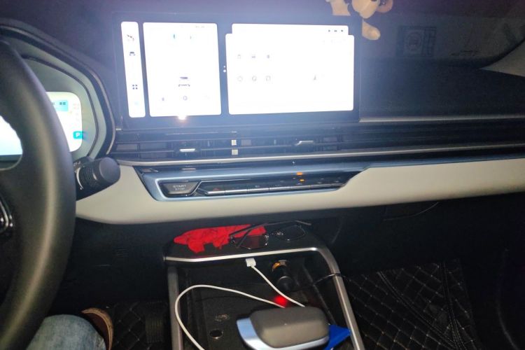GEELY Emgrand 2023 car image #17
