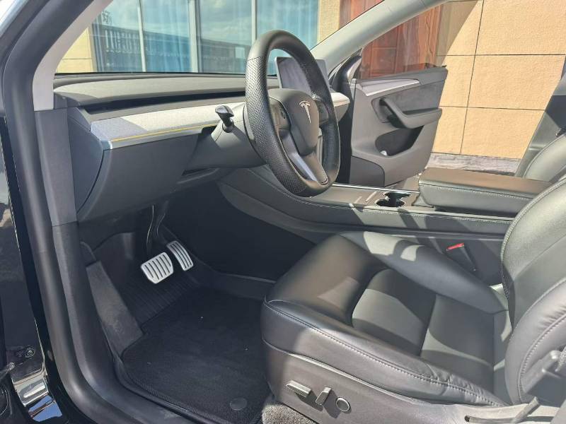 Tesla Model Y 2022 #4 Tesla Model Y 2022 car image #4