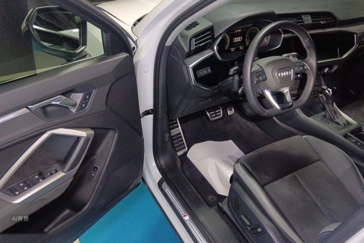 Audi Q3 2022 car image #18