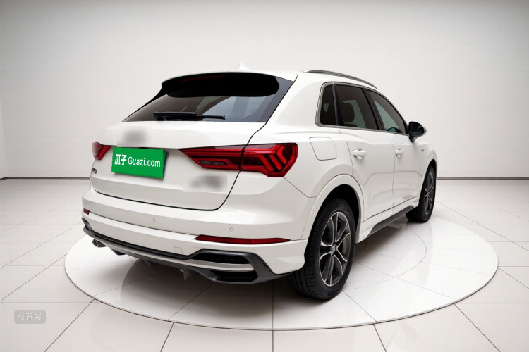 Audi Q3 2020 car image #7
