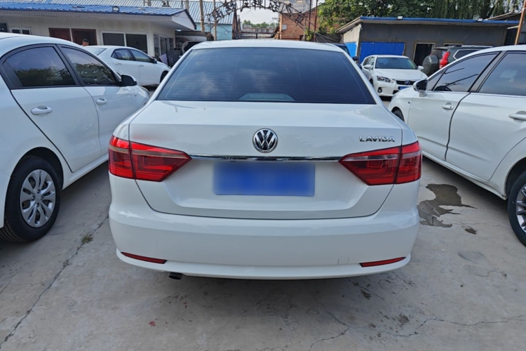 Volkswagen Lavida 2017 car image #6