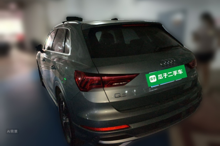 Audi Q3 2022 car image #5