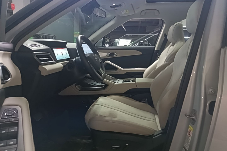 BYD YuanUP 2024 car image #15