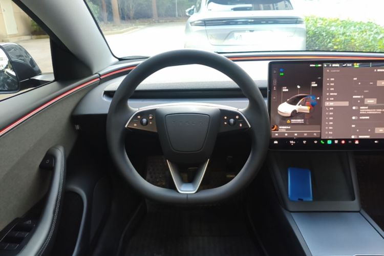Tesla Model 3 2025 car image #15