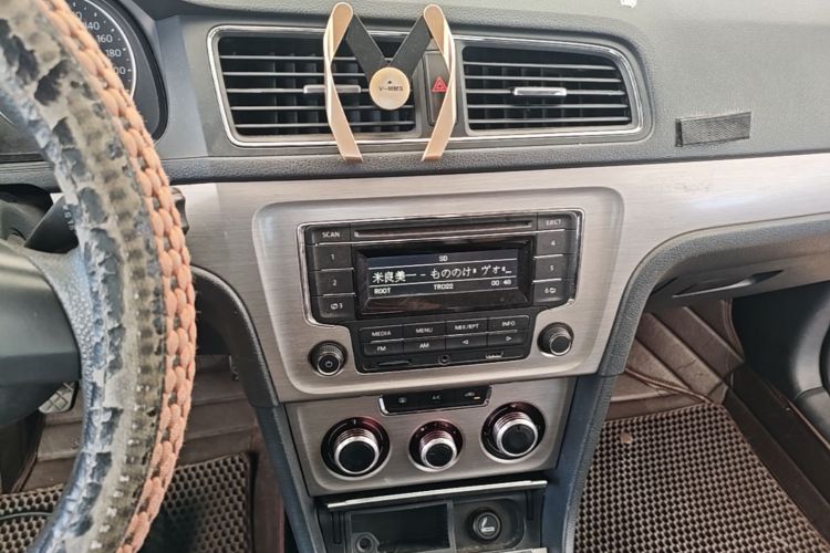 Volkswagen Lavida 2014 car image #13