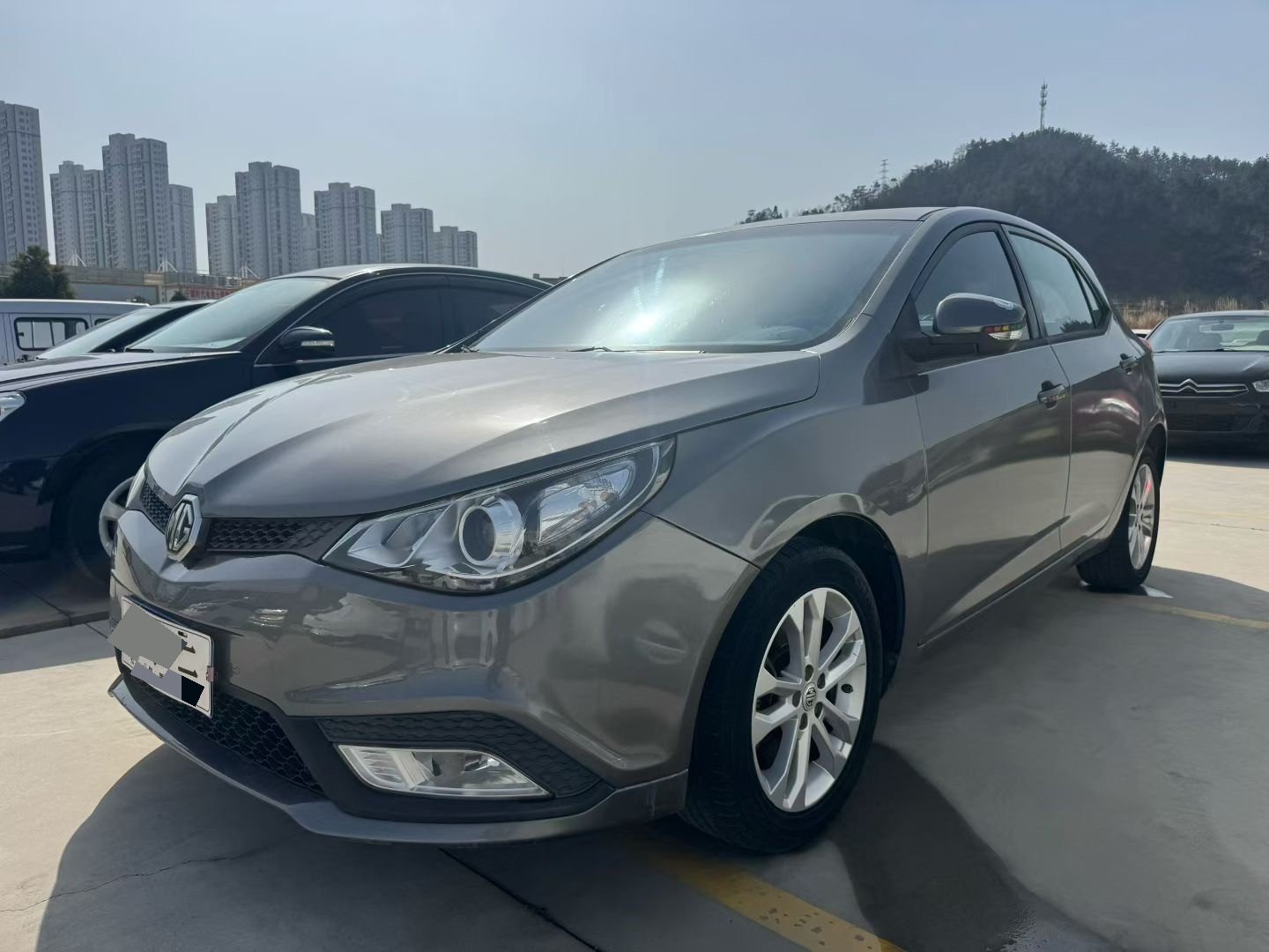 MG 5 2013 immagine di auto 