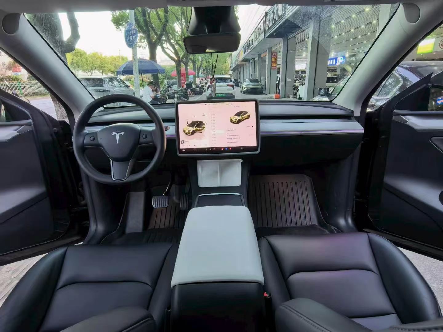 Tesla Model Y 2024 #7 Tesla Model Y 2024 car image #7
