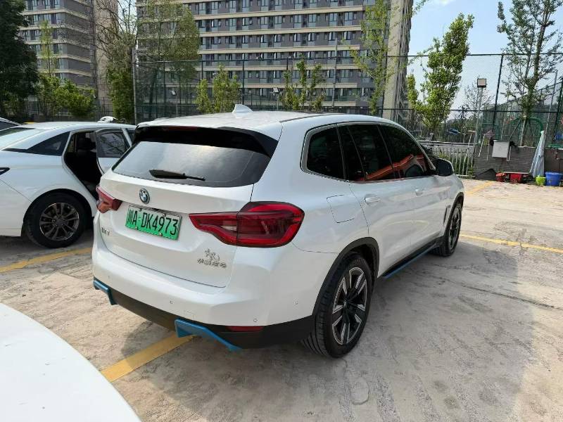 BMW iX3 2021 car image #3