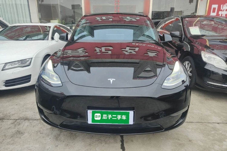 Tesla Model Y 2022 #3 Tesla Model Y 2022 car image #3
