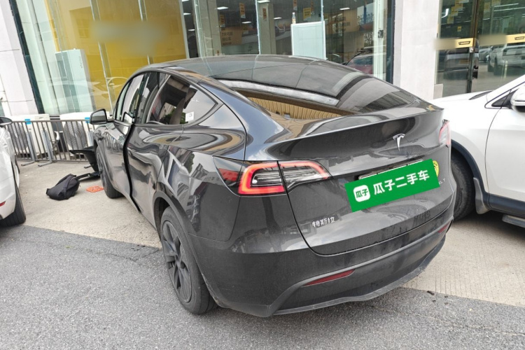 Tesla Model Y 2024 #5 Tesla Model Y 2024 immagine di auto #5