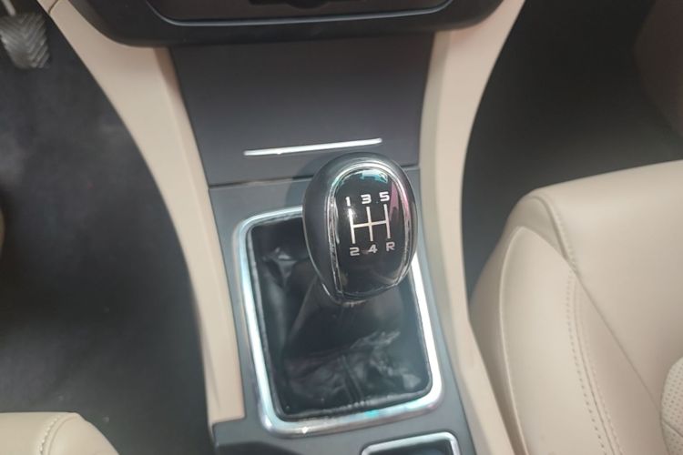 GEELY Emgrand 2016 car image #14