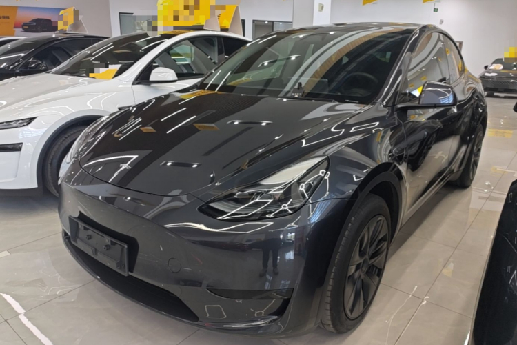 Tesla Model Y 2024 #2 Tesla Model Y 2024 car image #2