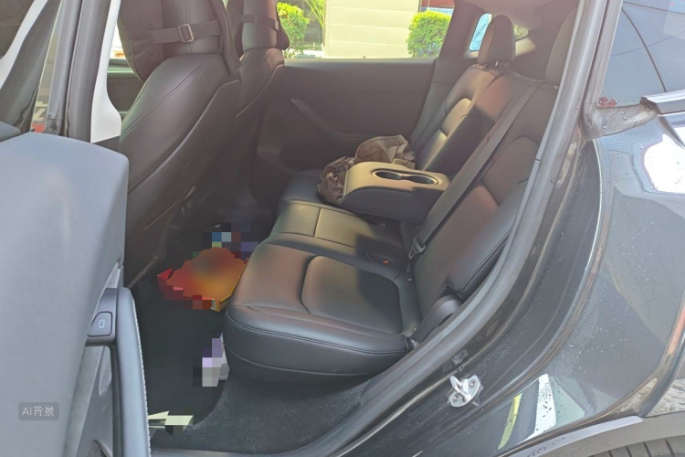 Tesla Model Y 2024 immagine di auto #19