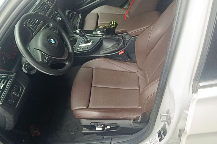 BMW 3 Series 2019 #15 BMW 3 Series 2019 car image #15