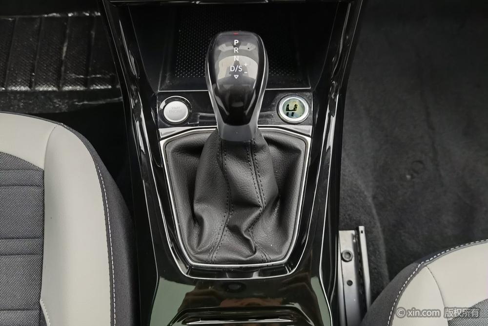 Volkswagen Tharu 2025 car image #14