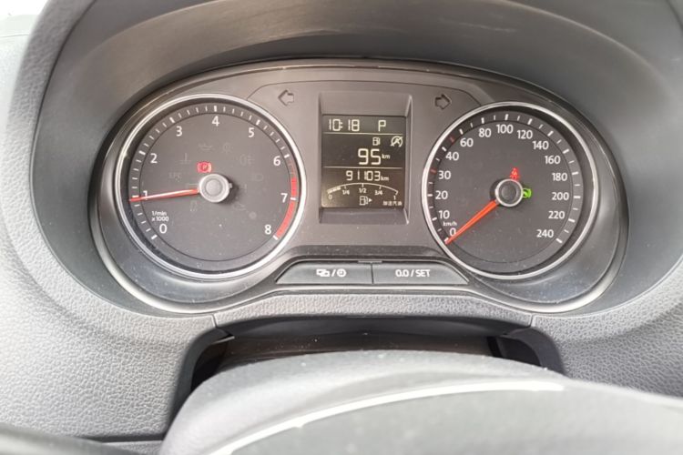 Volkswagen Polo 2019 car image #12