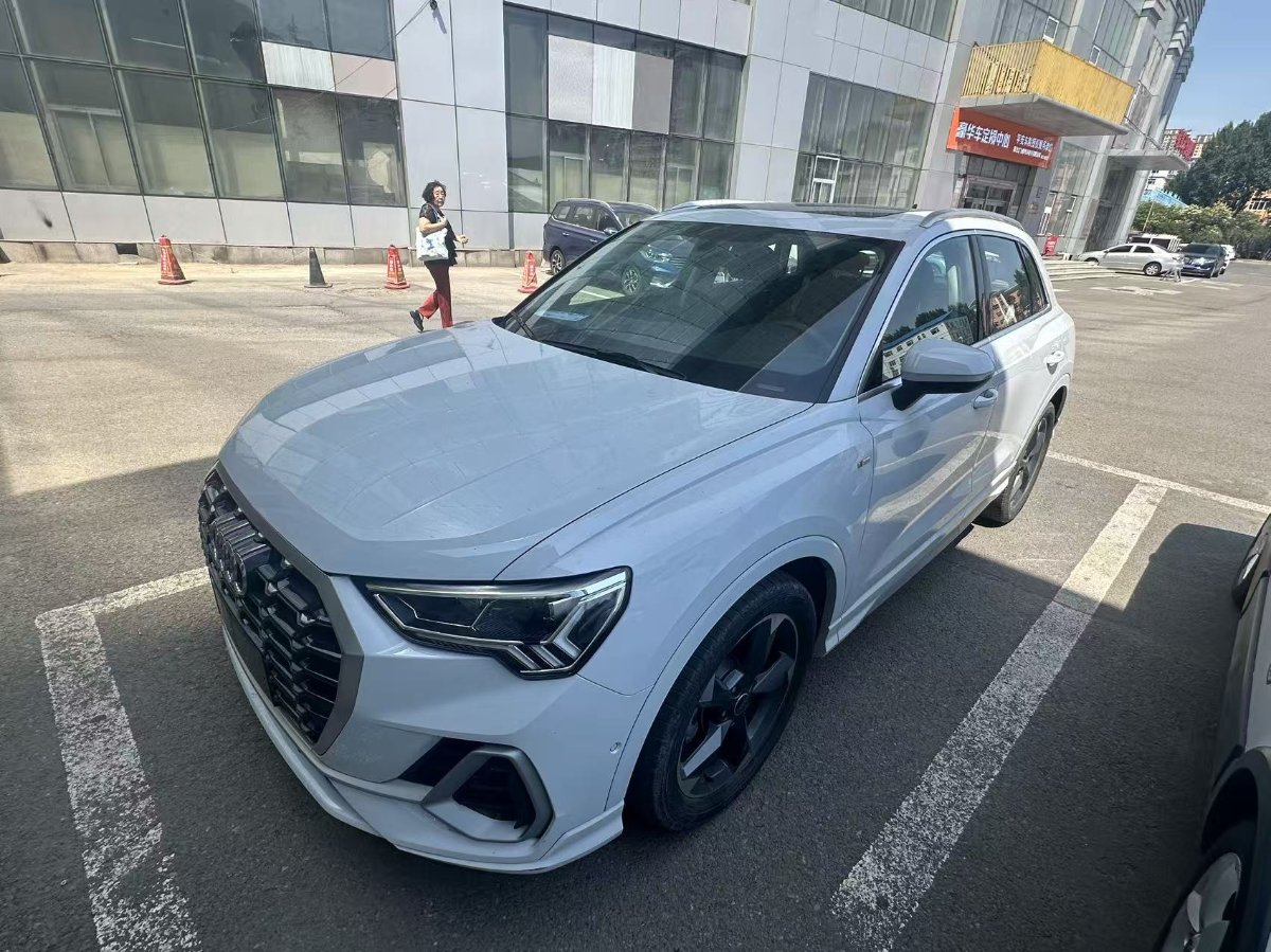 Audi Q3 2023 Audi Q3 2023 car image