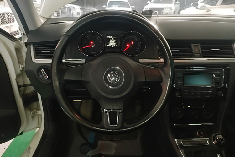Volkswagen Bora 2015 #11 Volkswagen Bora 2015 car image #11