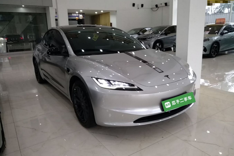 Tesla Model 3 2025 car image #6