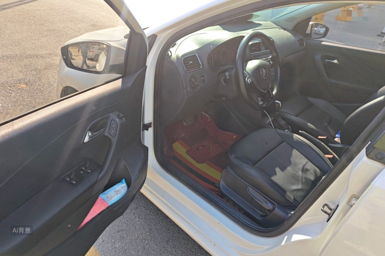 Volkswagen Polo 2016 car image #18