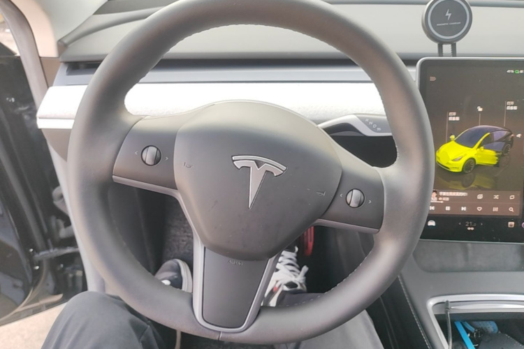 Tesla Model Y 2022 #11 Tesla Model Y 2022 car image #11