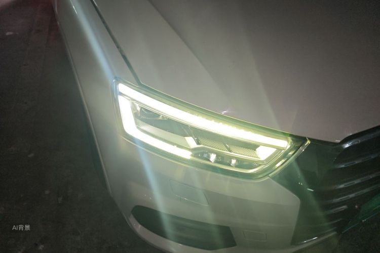 Audi Q3 2019 car image #8