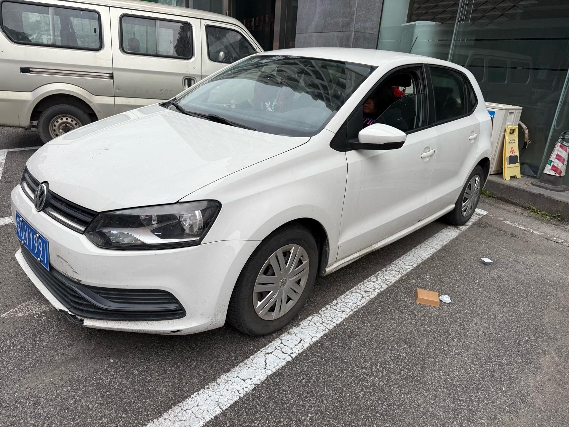 Volkswagen Polo 2016 car image 