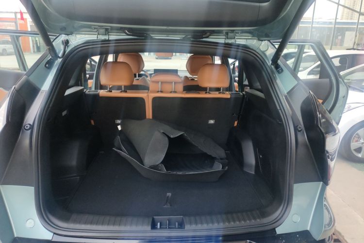 GEELY Boyue L 2025 car image #20