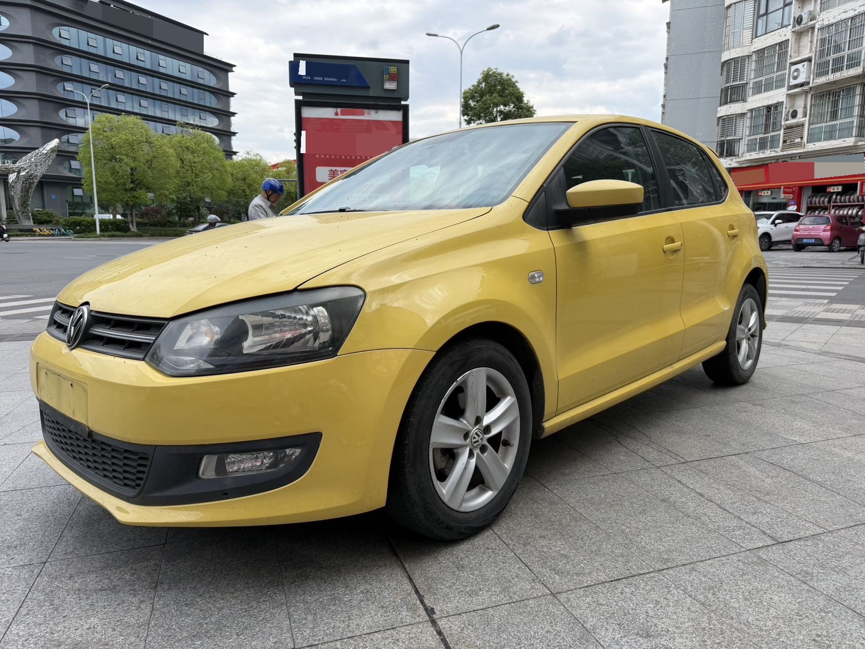 Volkswagen Polo 2011 Volkswagen Polo 2011 car image