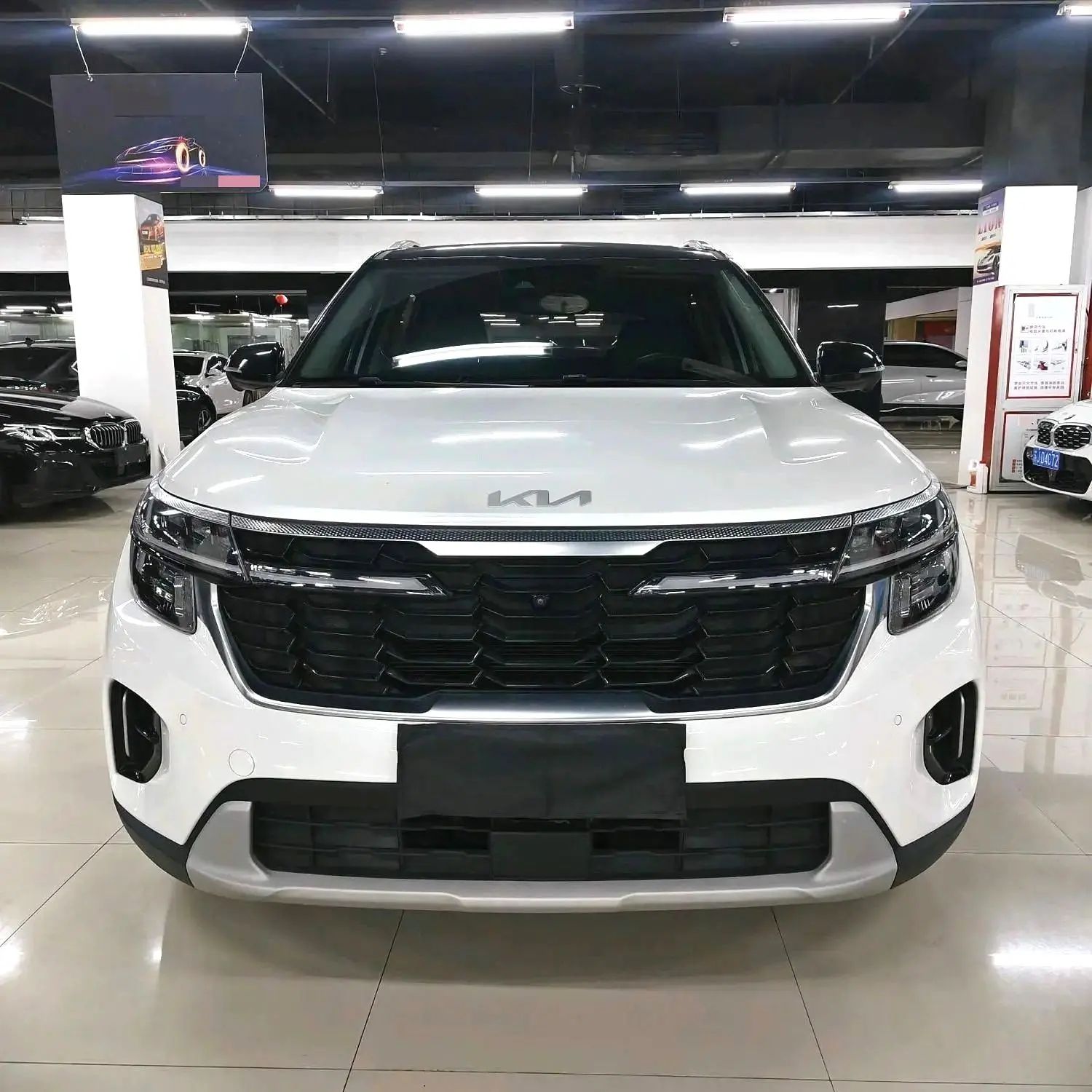 Kia Seltos 2023 immagine di auto #2