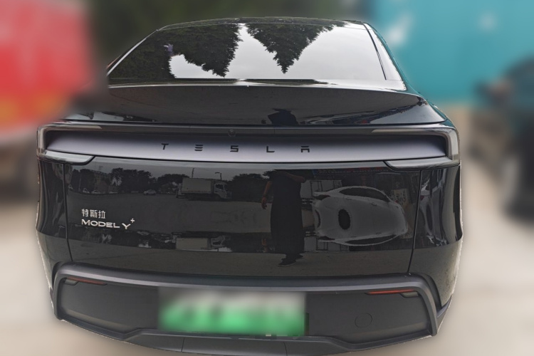 Tesla Model Y 2025 #4 Tesla Model Y 2025 immagine di auto #4