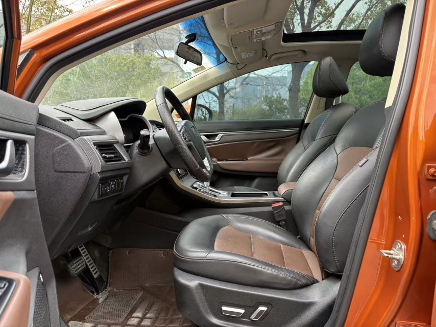 GEELY Emgrand GS 2016 car image #4