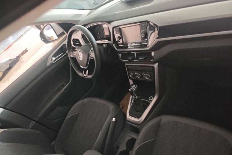 Volkswagen T-Cross 2020 изображение автомобиля #9