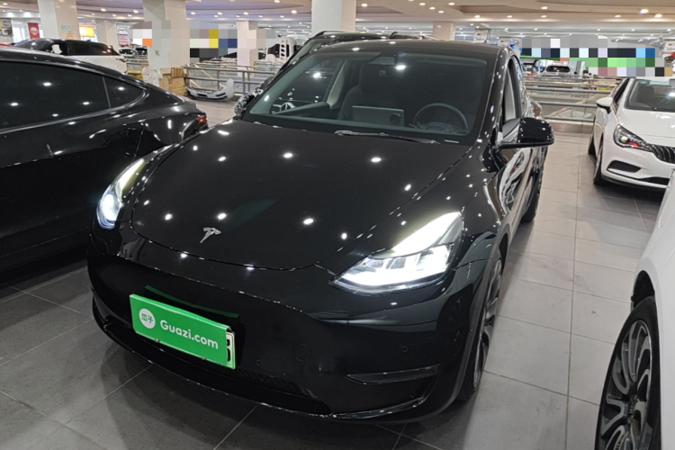 Tesla Model Y 2023 #2 Tesla Model Y 2023 car image #2