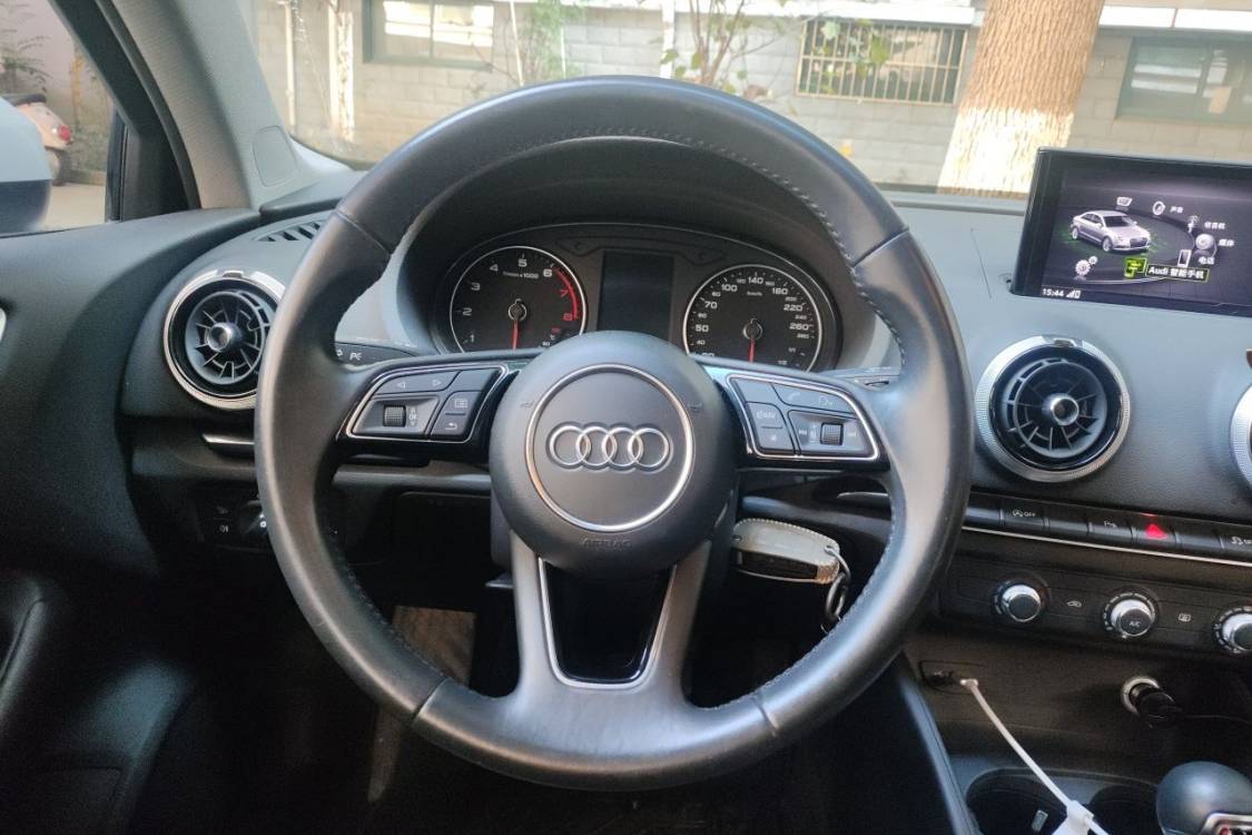 Audi A3 2018 car image #22