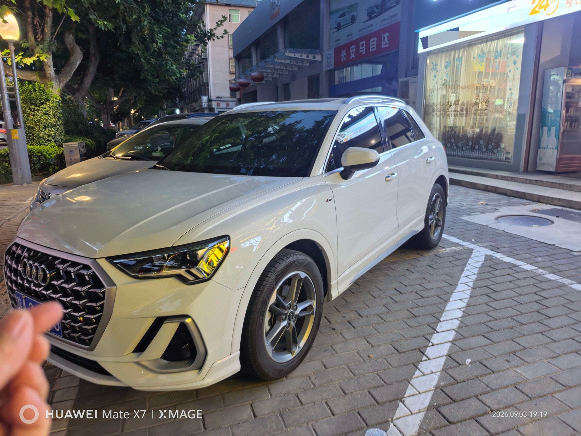 Audi Q3 2024 Audi Q3 2024 car image
