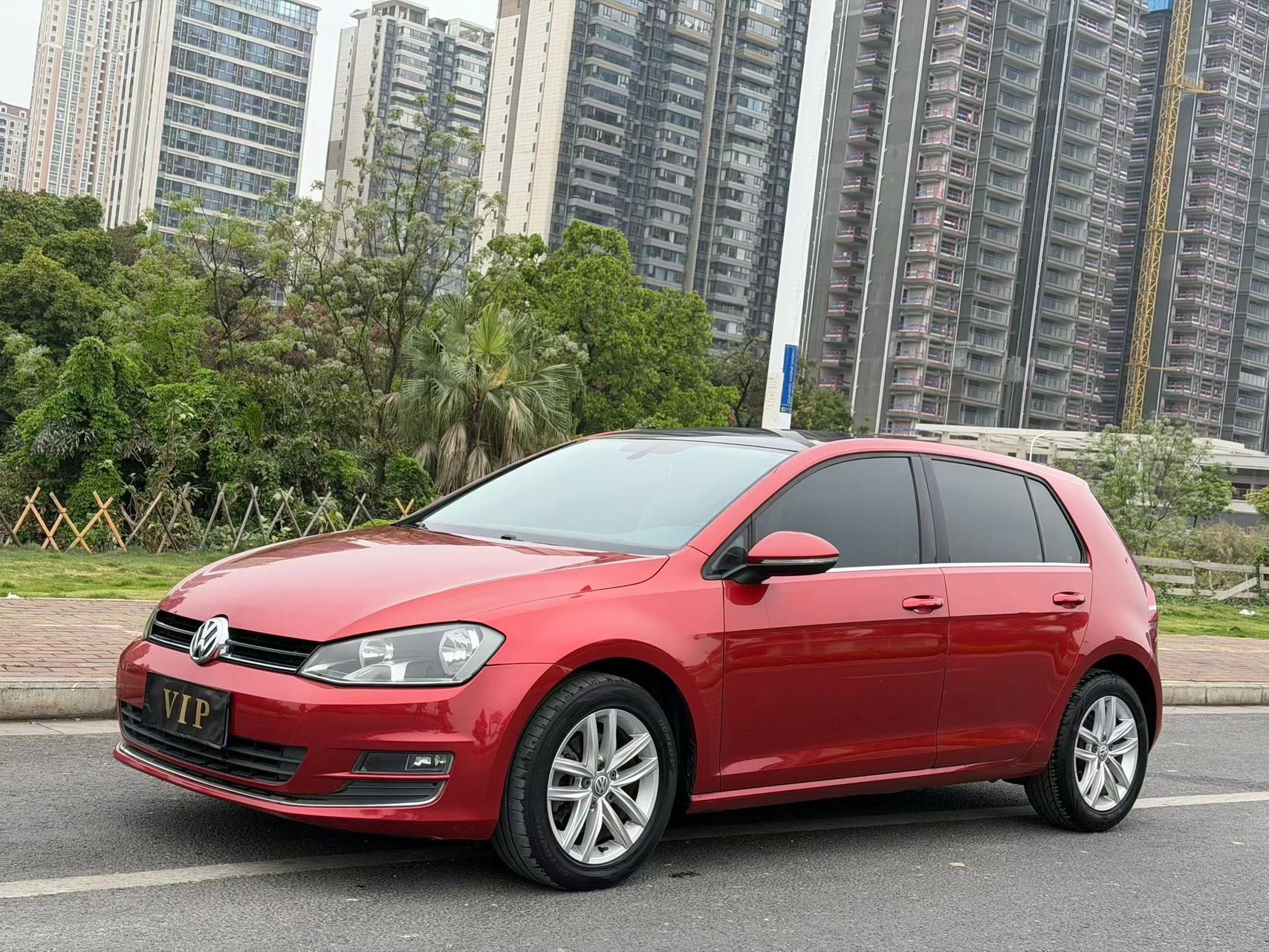 Volkswagen Golf 2015 car image 