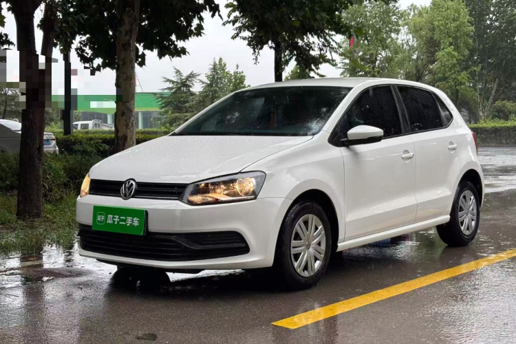 Volkswagen Polo 2019 car image #2