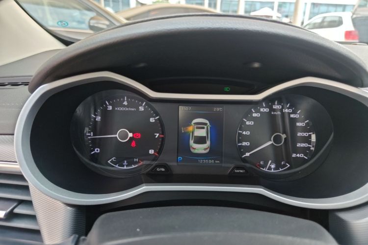 GEELY Emgrand GL 2017 immagine di auto #12