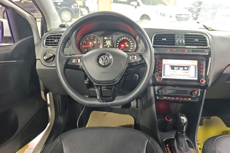 Volkswagen Polo 2014 #11 Volkswagen Polo 2014 car image #11
