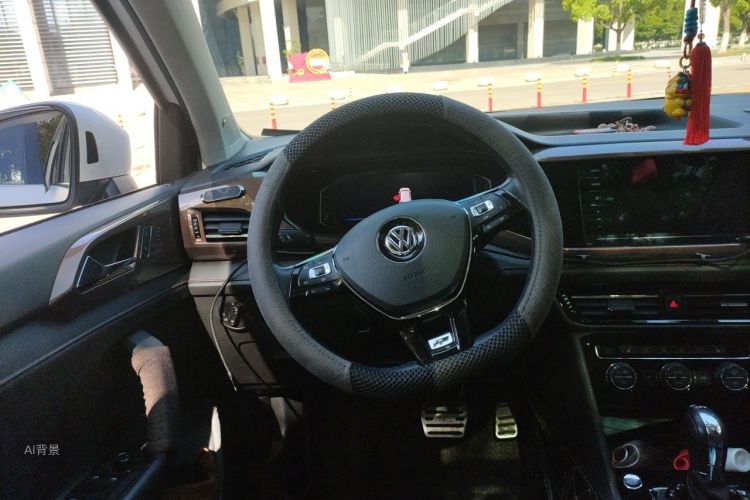 Volkswagen Tharu 2020 car image #12